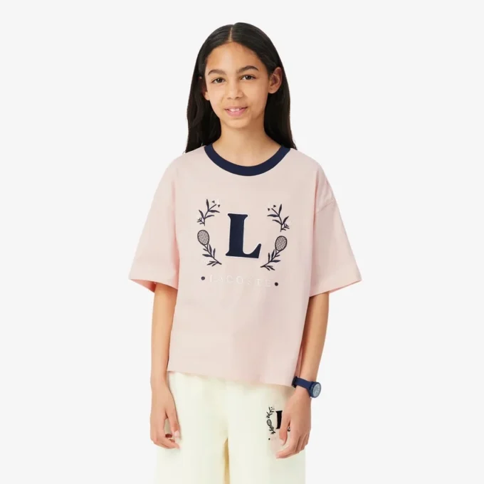 Bomullst-shirt med kontrastmärke Bomullst-shirt med kontrastmärke
