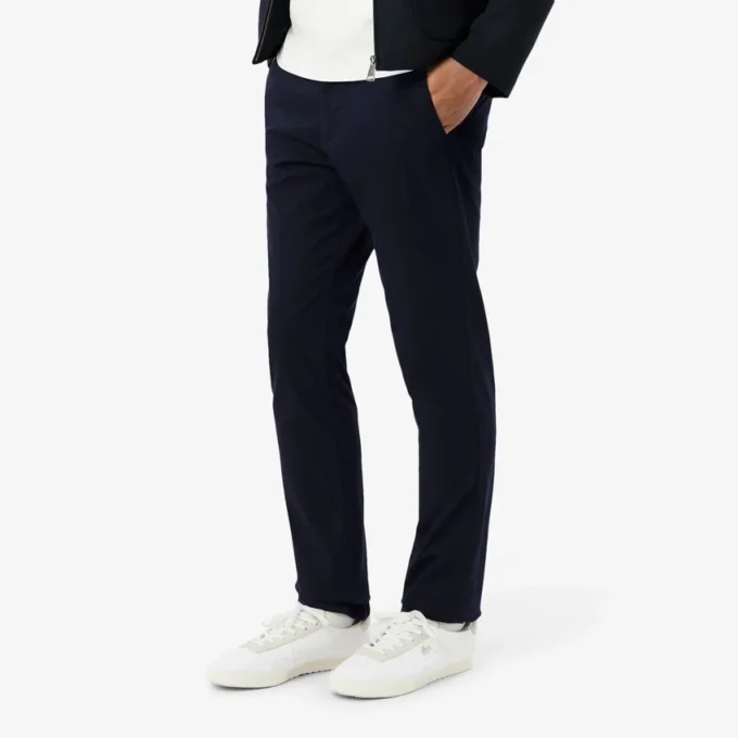 Chinobyxor i stretchig twill med smal passform Chinobyxor i stretchig twill med smal passform