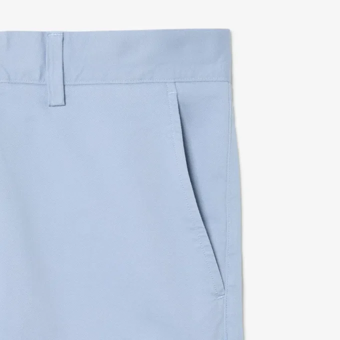 Chinobyxor i stretchig twill med smal passform Chinobyxor i stretchig twill med smal passform