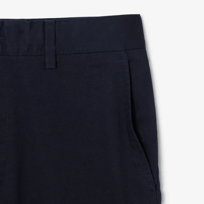 Chinobyxor i stretchig twill med smal passform Chinobyxor i stretchig twill med smal passform