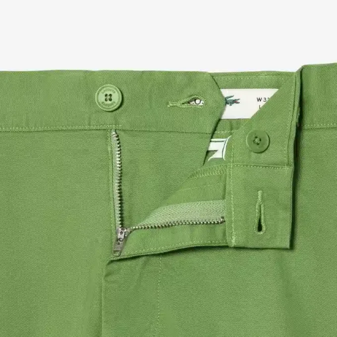 Chinobyxor i stretchig twill med smal passform Chinobyxor i stretchig twill med smal passform