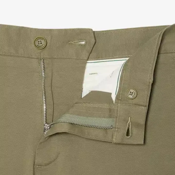 Chinobyxor i stretchig twill med smal passform Chinobyxor i stretchig twill med smal passform