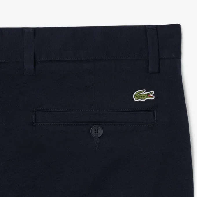 Chinobyxor i stretchig twill med smal passform Chinobyxor i stretchig twill med smal passform