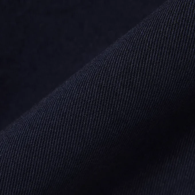 Chinobyxor i stretchig twill med smal passform Chinobyxor i stretchig twill med smal passform