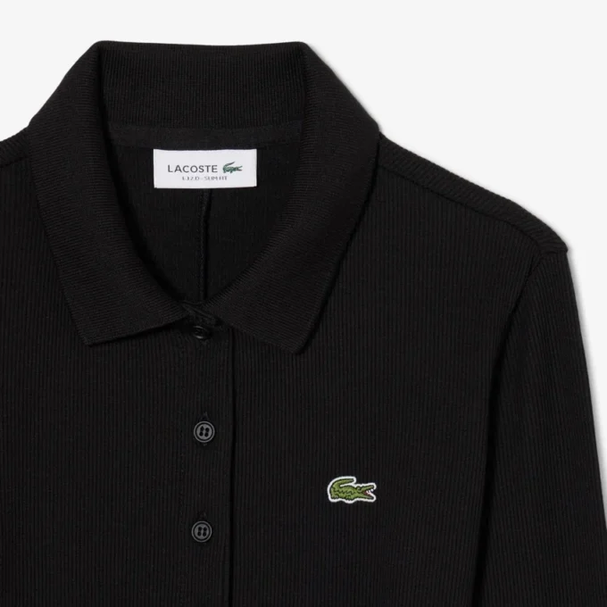 Damklänning i slim fit med ribbad bomull och polokrage Damklänning i slim fit med ribbad bomull och polokrage