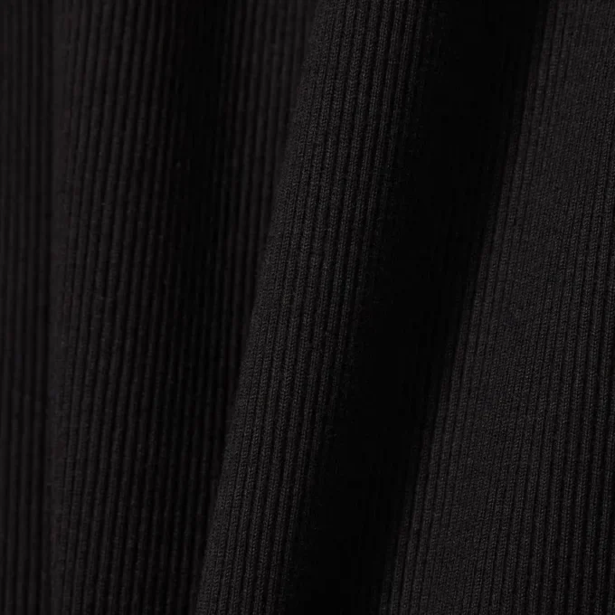 Damklänning i slim fit med ribbad bomull och polokrage Damklänning i slim fit med ribbad bomull och polokrage