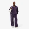 Damtröja i velour med kontrastdetaljer Damtröja i velour med kontrastdetaljer