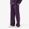 Damtröja i velour med kontrastdetaljer Damtröja i velour med kontrastdetaljer