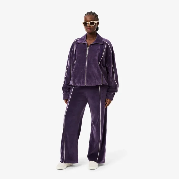 Damtröja i velour med kontrastdetaljer Damtröja i velour med kontrastdetaljer