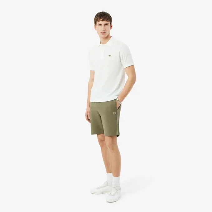 Fleece-shorts med logotyp och ränder i normal passform Fleece-shorts med logotyp och ränder i normal passform