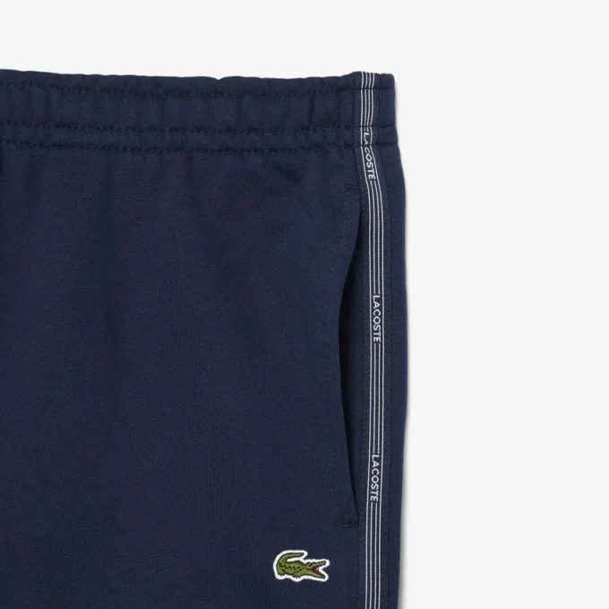 Fleece-shorts med logotyp och ränder i normal passform Fleece-shorts med logotyp och ränder i normal passform