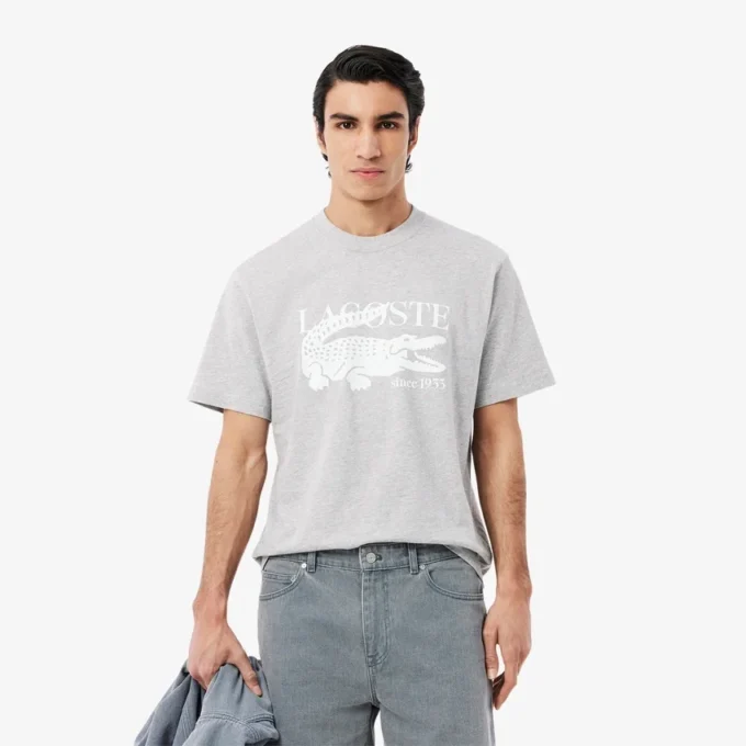 Herr-T-shirt i bomull med klassisk passform och tryck Herr-T-shirt i bomull med klassisk passform och tryck
