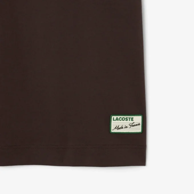 Herr-T-shirt med randig hals, tillverkad i Frankrike Herr-T-shirt med randig hals, tillverkad i Frankrike