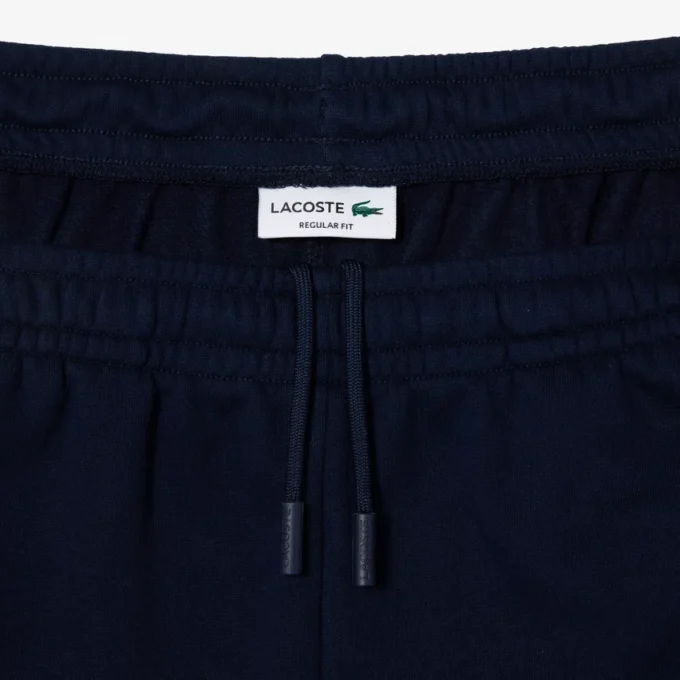 Herrshorts i fleece med regular fit och färgblock Herrshorts i fleece med regular fit och färgblock
