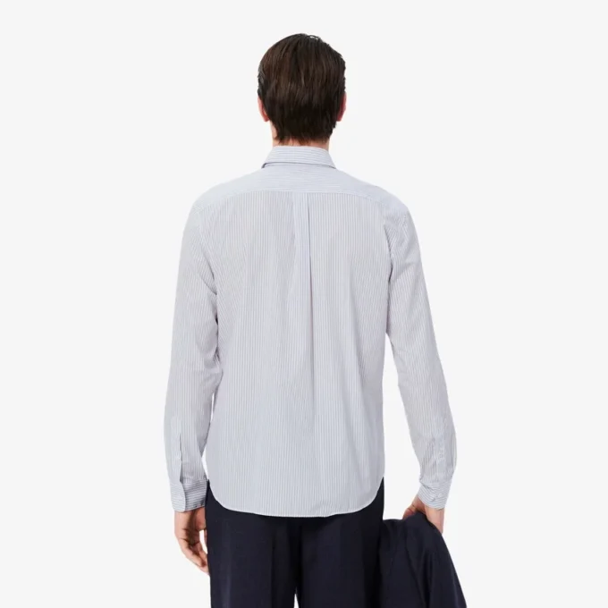 Herrskjorta med rak passform och randigt mönster Herrskjorta med rak passform och randigt mönster