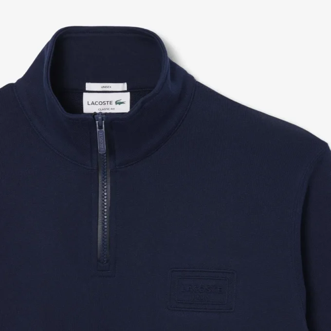 Höghalsad sweatshirt med dragkedja och prägling