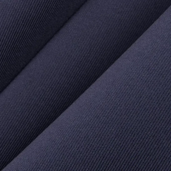 Jacka med hög krage och broderad logotyp Jacka med hög krage och broderad logotyp