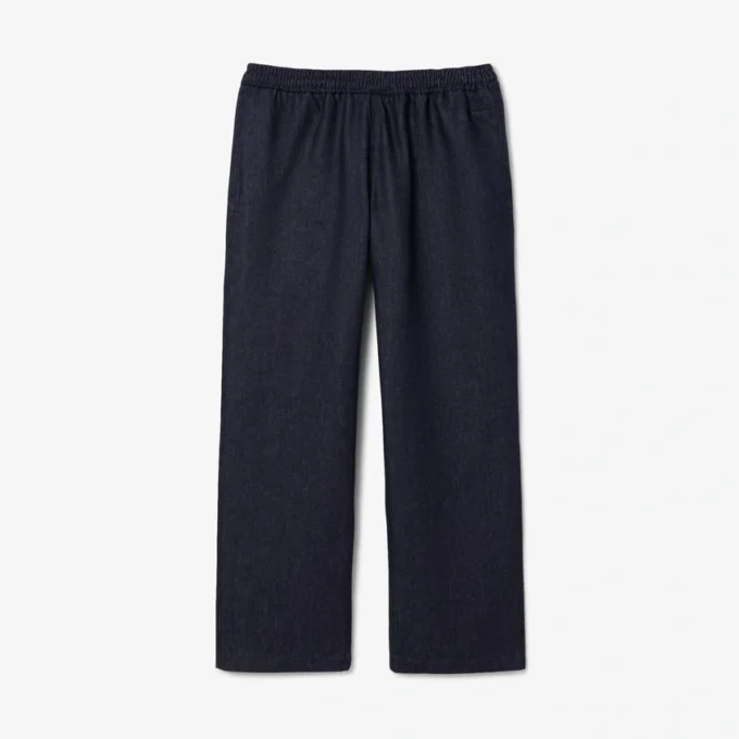 Joggingbyxor i denim från catwalken Joggingbyxor i denim från catwalken