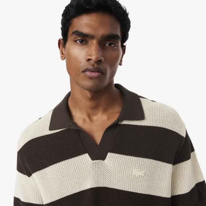 Kortärmad randig pikétröja med polokrage Kortärmad randig pikétröja med polokrage