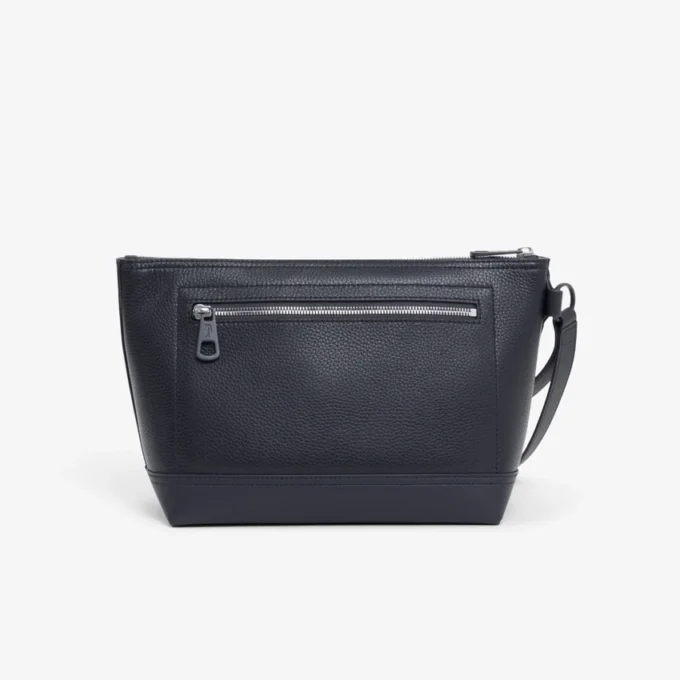 Lacoste Club-clutch i kornigt läder