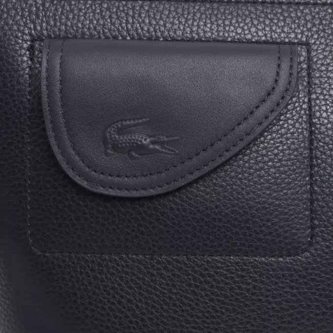 Lacoste Club-clutch i kornigt läder