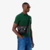 Liten messenger-väska med monogram