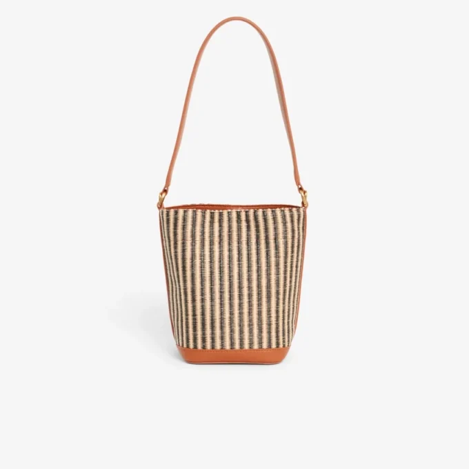 Liten sommarväska i raffia