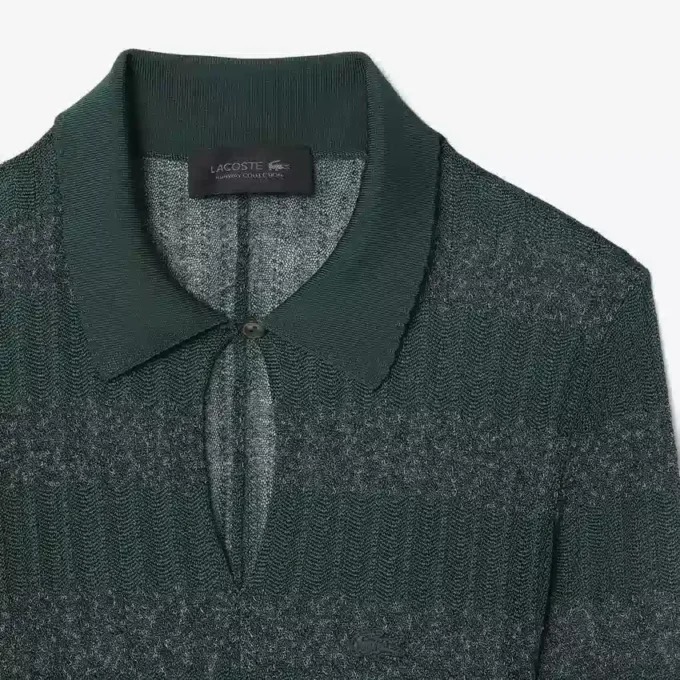 Maxiklänning med polokrage och pointillemönster Maxiklänning med polokrage och pointillemönster