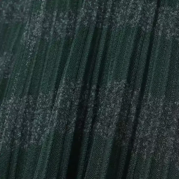 Maxiklänning med polokrage och pointillemönster Maxiklänning med polokrage och pointillemönster