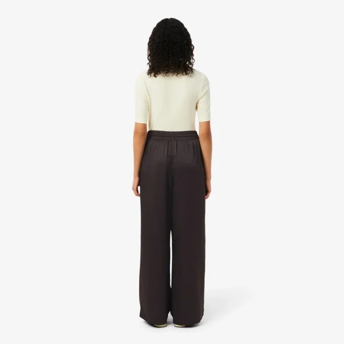 Oversized-byxor i satin med resår Oversized-byxor i satin med resår