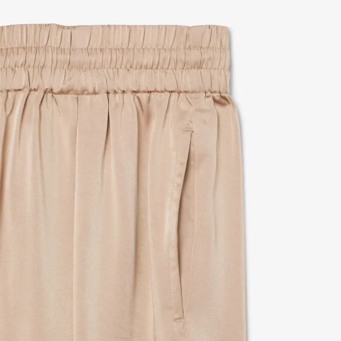 Oversized satinbyxor med resår Oversized satinbyxor med resår