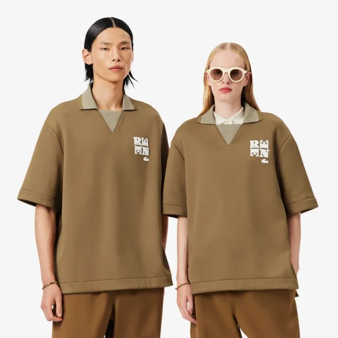 Oversized satinpikétröja med Runway-märke Oversized satinpikétröja med Runway-märke