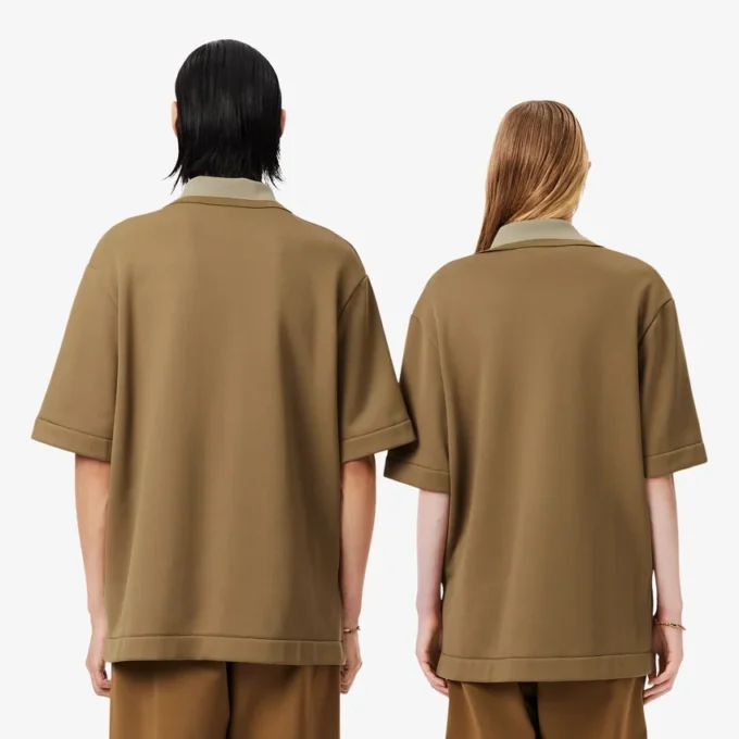 Oversized satinpikétröja med Runway-märke Oversized satinpikétröja med Runway-märke