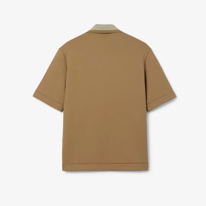 Oversized satinpikétröja med Runway-märke Oversized satinpikétröja med Runway-märke