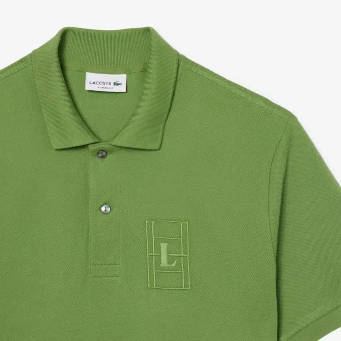 Petit Piqua-pikétröja med klassisk passform och broderade detaljer Petit Piqua-pikétröja med klassisk passform och broderade detaljer