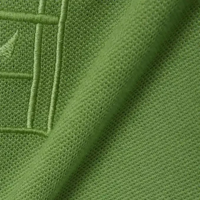 Petit Piqua-pikétröja med klassisk passform och broderade detaljer Petit Piqua-pikétröja med klassisk passform och broderade detaljer