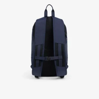 Play in Lacoste-ryggsäck