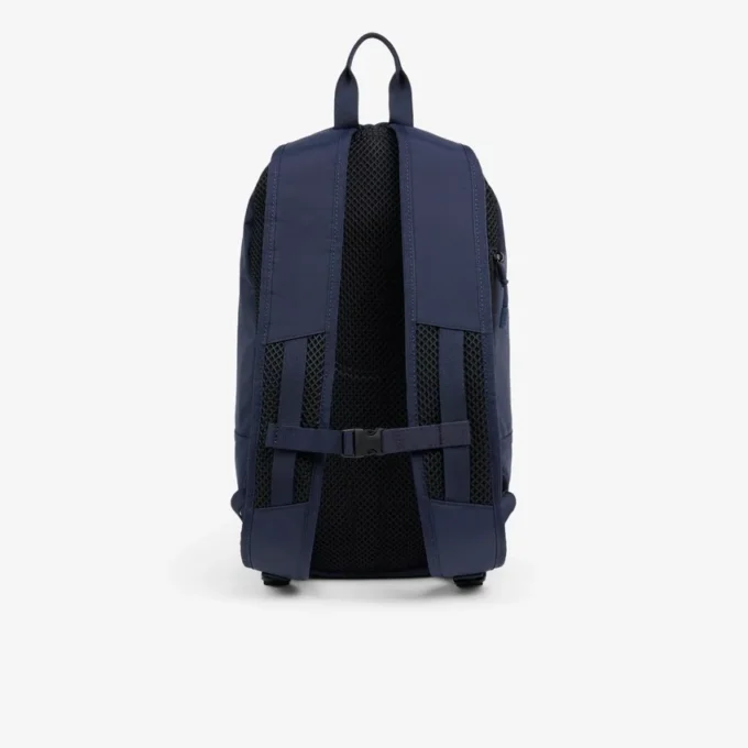 Play in Lacoste-ryggsäck
