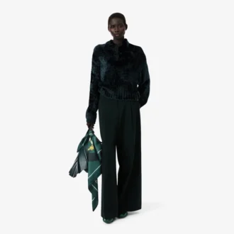 Sidenhalsduk med catwalk-tryck Sidenhalsduk med catwalk-tryck