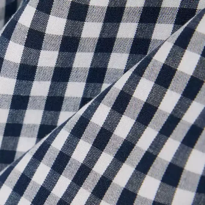 Skjorta i poplin med rutmönster i normal passform Skjorta i poplin med rutmönster i normal passform