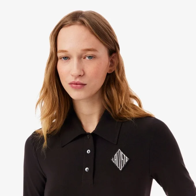 Slim fit-pikétröja med broderi