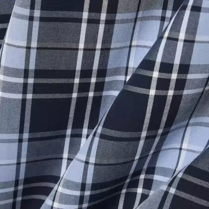 Slim fit-skjorta i stretchpoplin med rutmönster Slim fit-skjorta i stretchpoplin med rutmönster