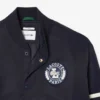 Vattenavvisande bomberjacka för herr med broderad emblem Vattenavvisande bomberjacka för herr med broderad emblem